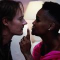 Fra Hedda Gabler-oppsetningen på Det Norske teatret i 2024, med Jae Nyamburah som Hedda Gabler og Preben Hodneland som Eilert Løvborg 