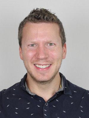 Eirik Skjelstad, Ph.d. i profesjonsrettede lærerutdanningsfag fra Høgskolen i Innlandet.